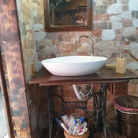 Stanza Del Viggiatore Pensión Santadi