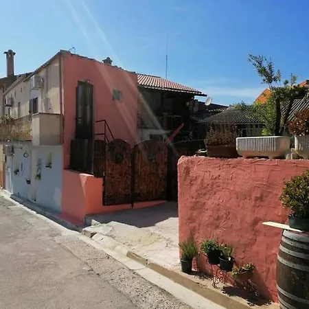 Stanza Del Viggiatore * Santadi
